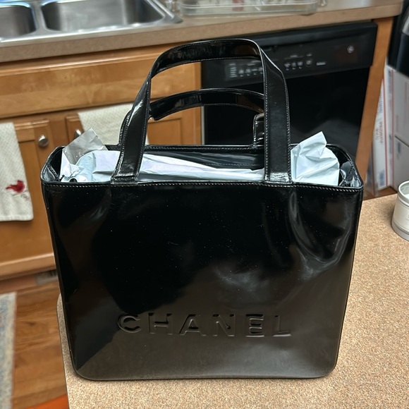 Chanel Shoulder Bag - Picture 1 of 16